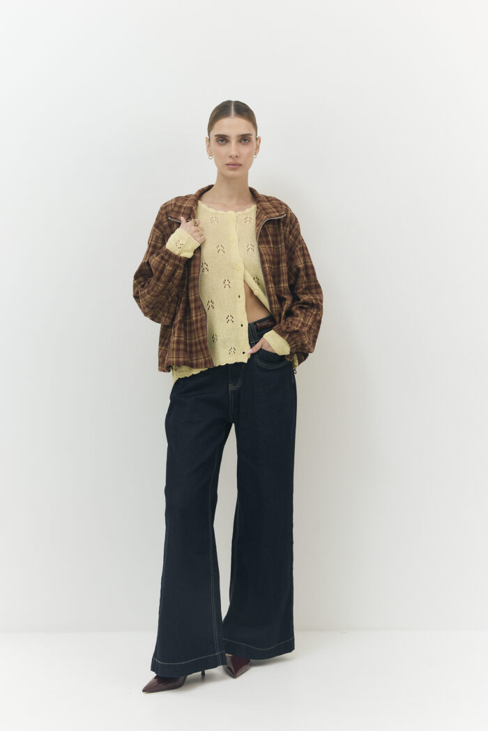 קרדיגן סרוג עם דוגמת חורים קטנים בצורת פרחים לכל האורך-olala