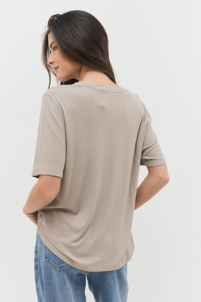 Fine T-Shirt - Image 7