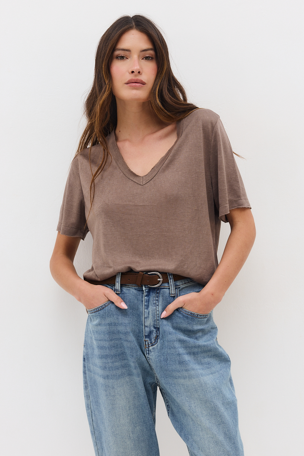 yucca-19-599370 Slub V-Neck Shirt - Image 1