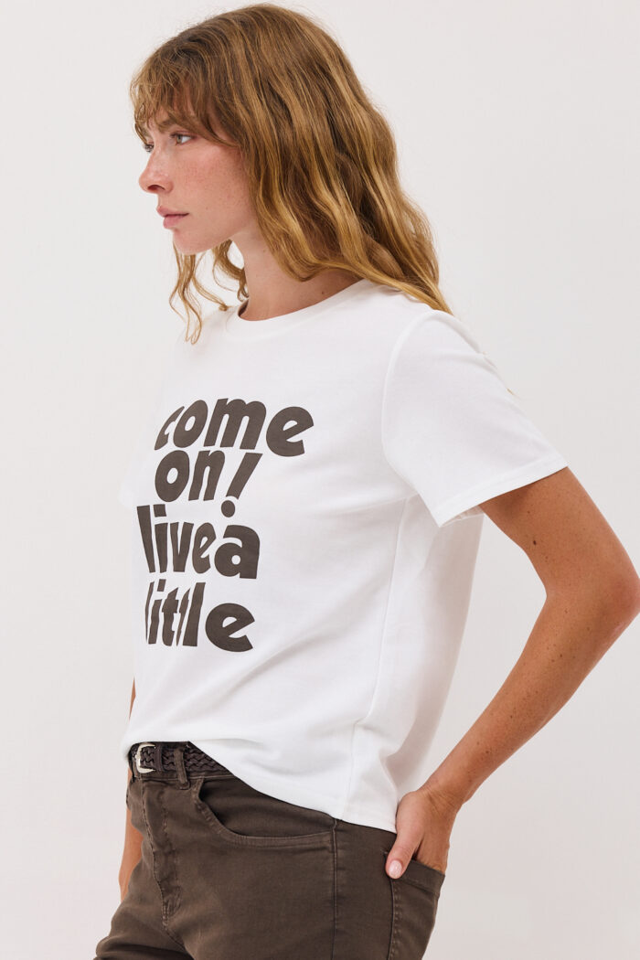 Living T-Shirt - Image 12
