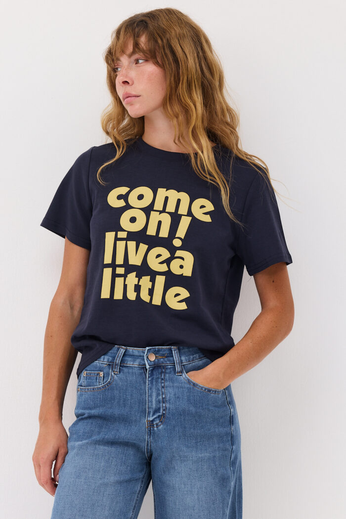 Living T-Shirt - Image 3